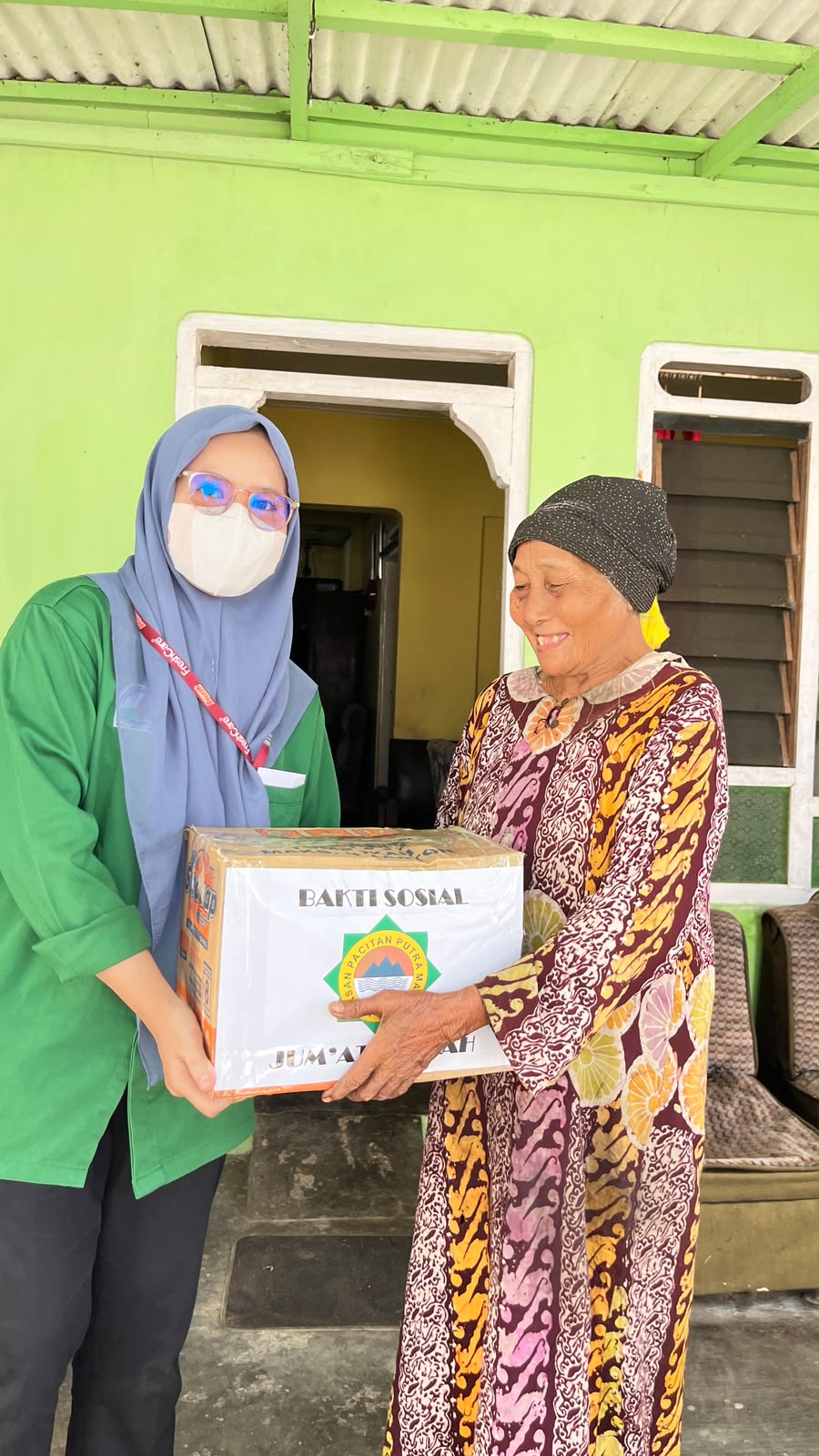 Berbagi Kebahagiaan di Hari Jumat